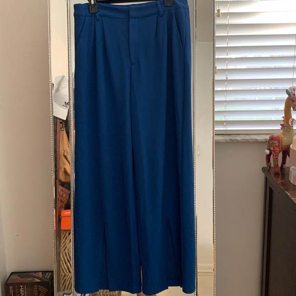 Happily female pants in royal blue, size 10 two pockets pleated-front - Picture 1 of 5